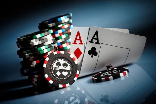 Total Goals prediction interface showing live football matches on dewalive togel